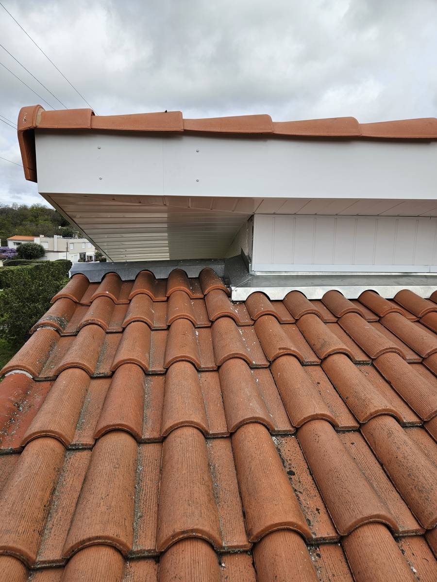 Pose de Débord de Toiture par un Artisan proche Toulouse ACTIVE TOIT
